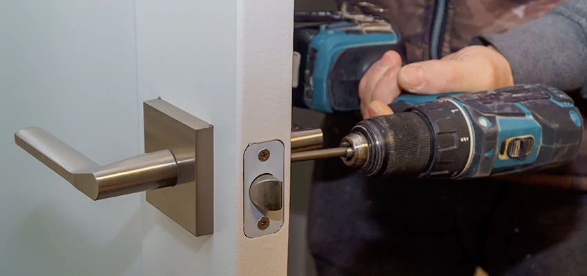 Broken Door Handle Lock Repair in Bakersfield, California